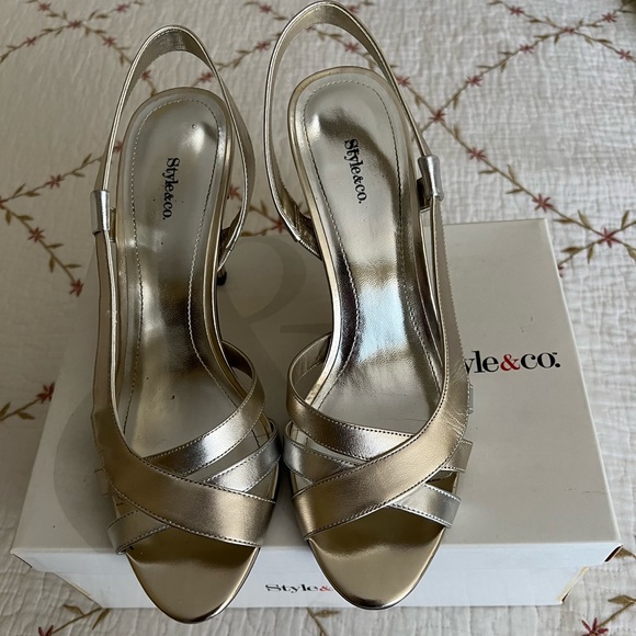 🌸Silver strapy heels. Style & Co - Picture 1 of 8